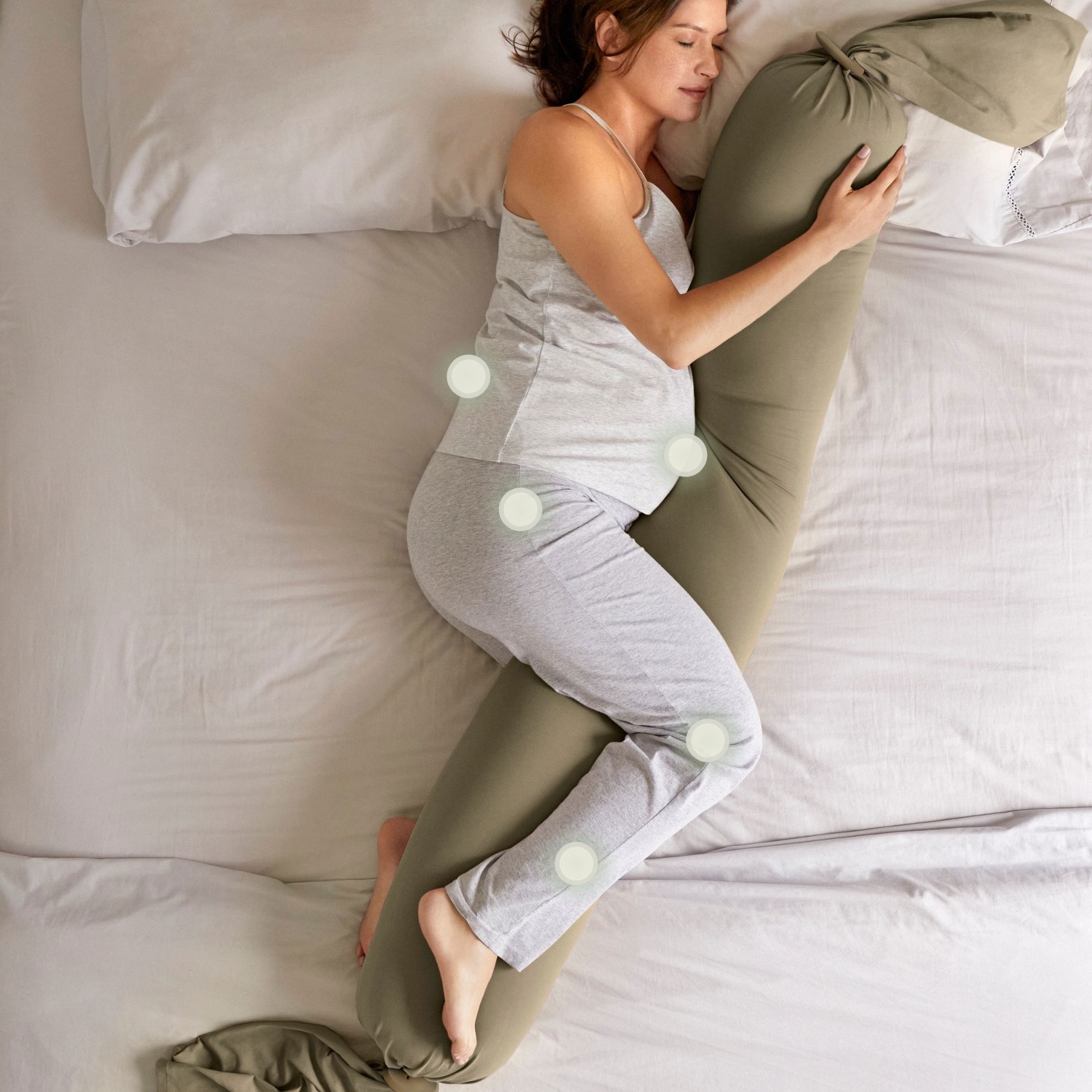 bbhugme Pregnancy Pillow, Dusty Olive/Black, 1 stk. Graviditet og eggløsning Farmasiet.no