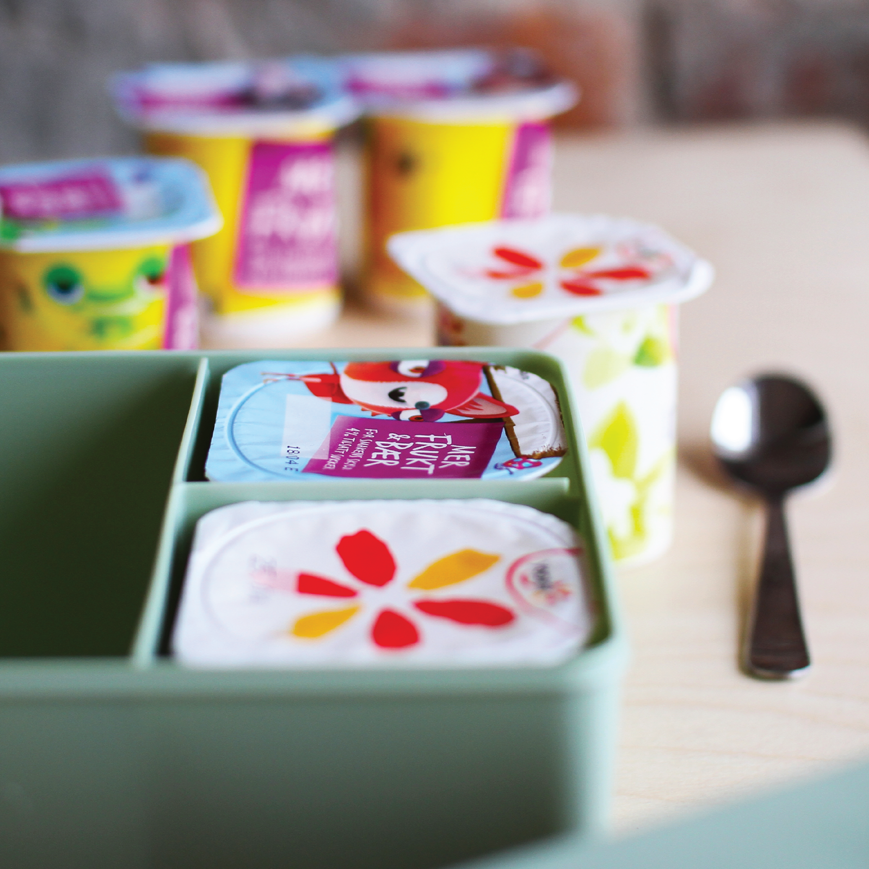 Blafre Matboks i plast treroms Blomst, Lys blå, 1 stk.