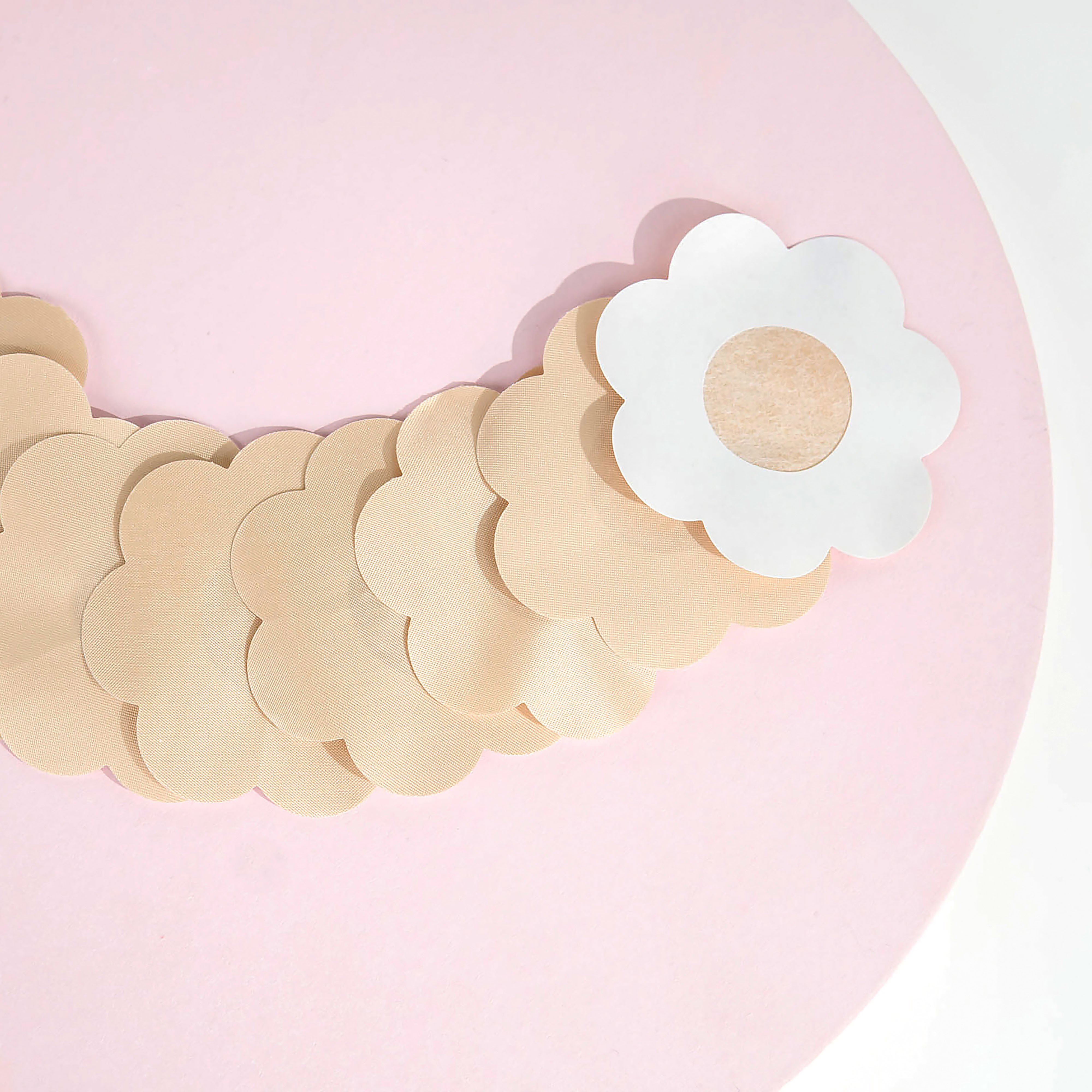 Brushworks Nude Petal Nipple Covers, 4 par