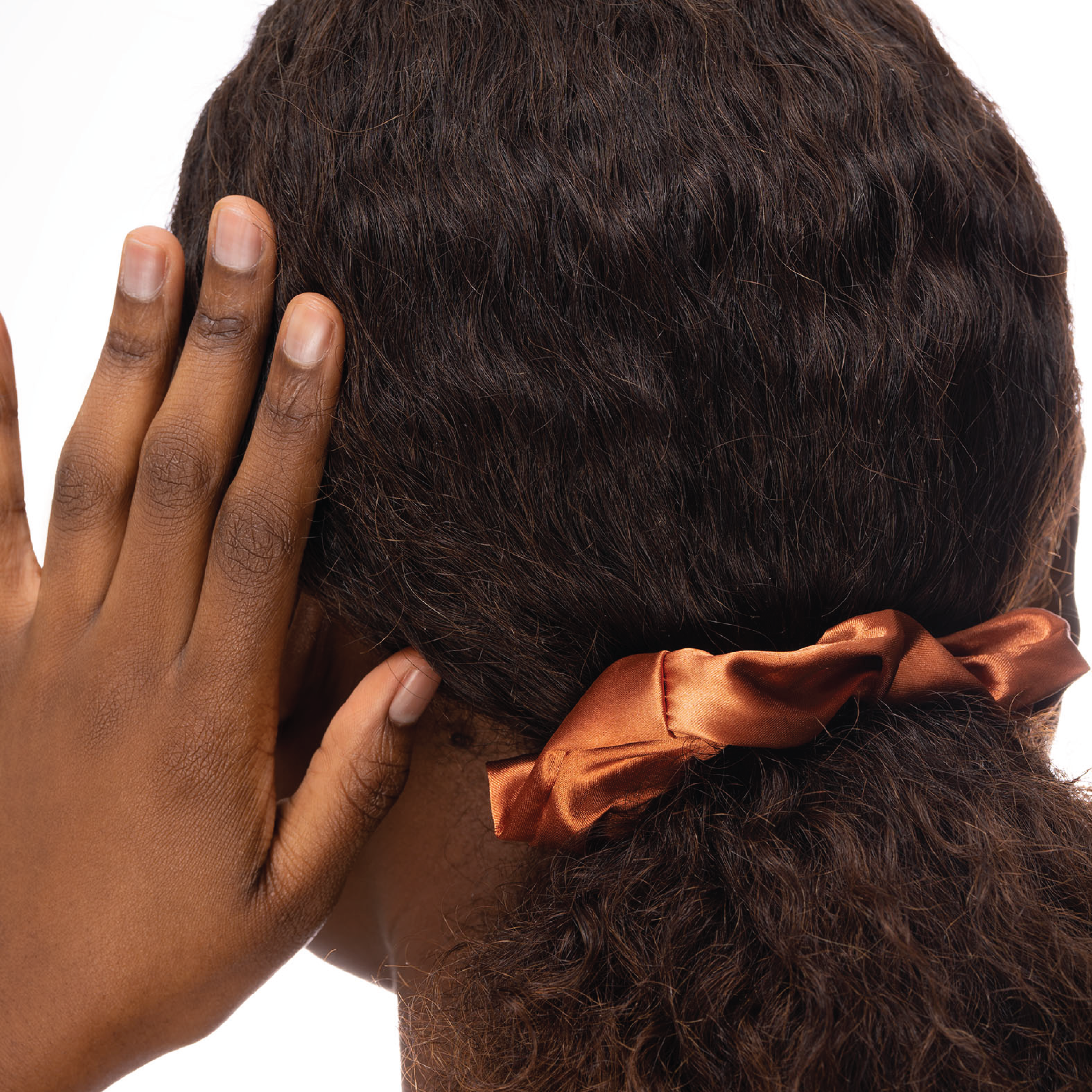 Brushworks Nude Satin Scrunchies, 4 stk.