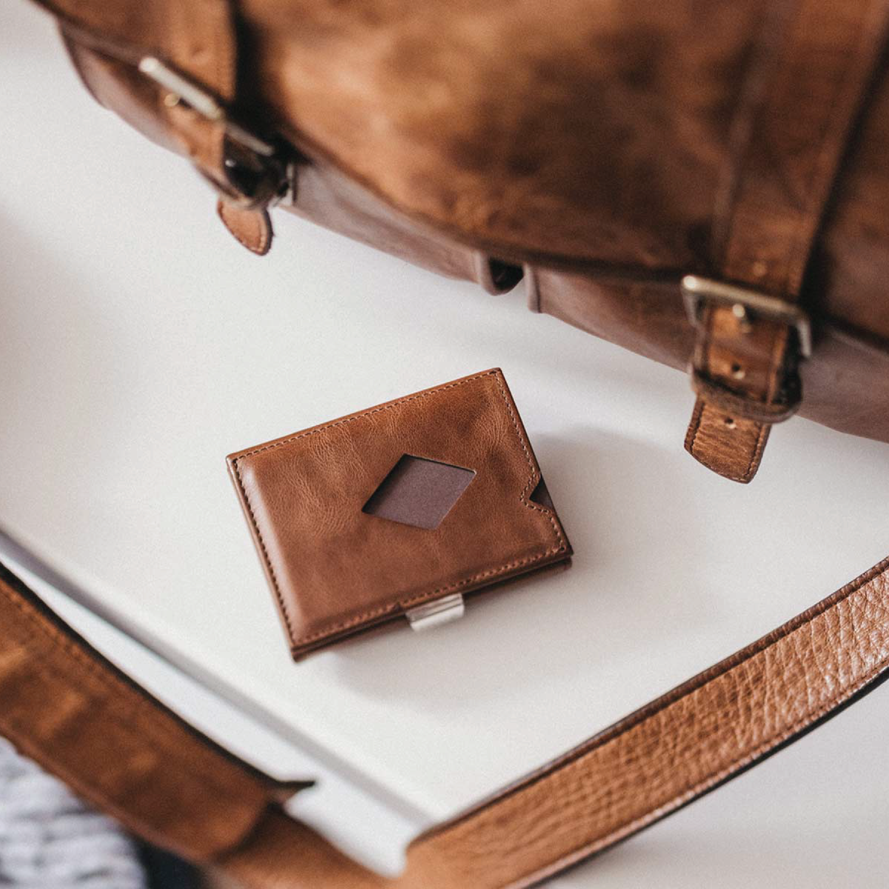 EXENTRI Multiwallet, Hazelnut, 1 stk.