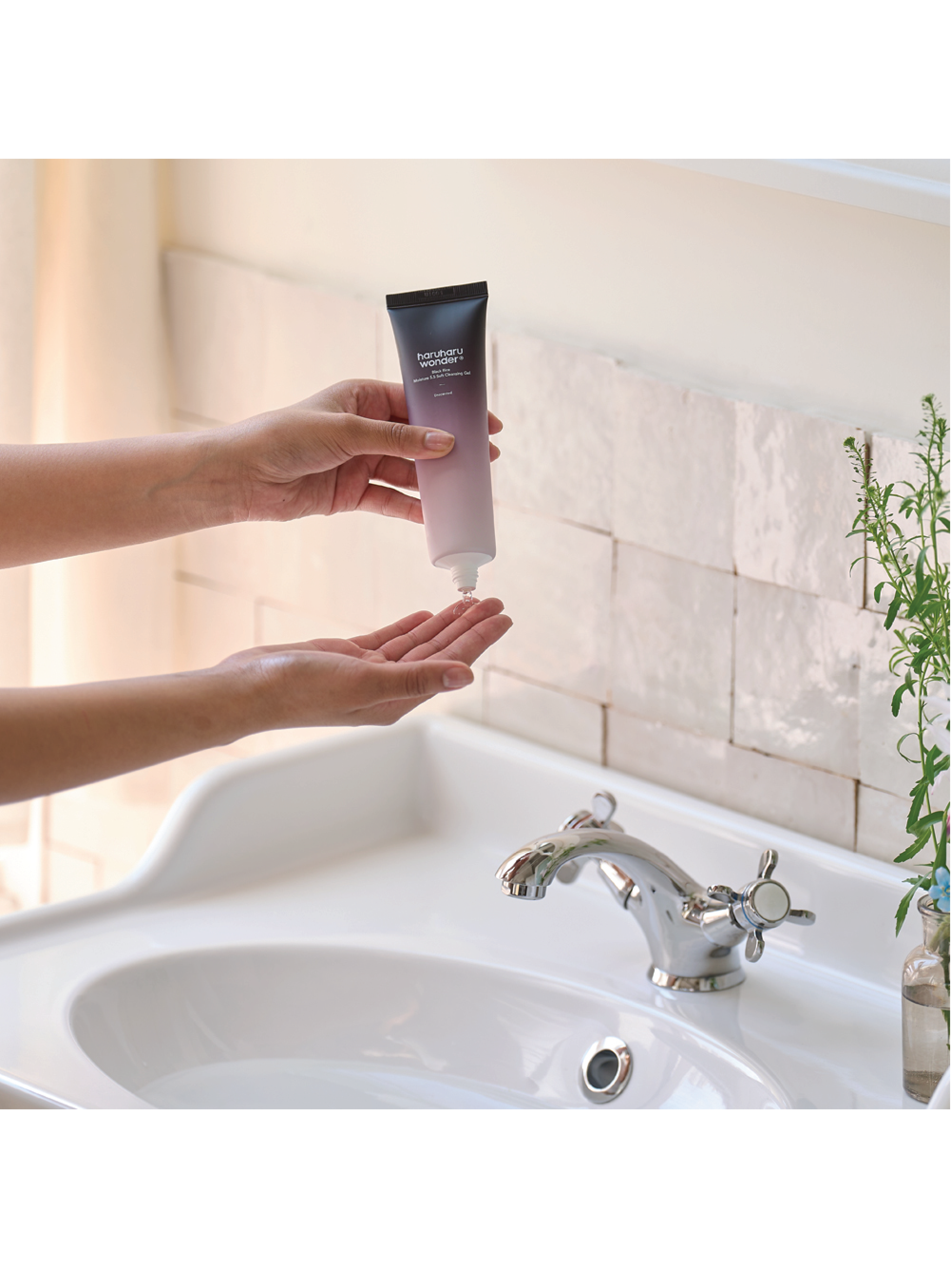 haruharu wonder Black Rice Moisture 5.5 Soft Cleansing Gel, 100 ml