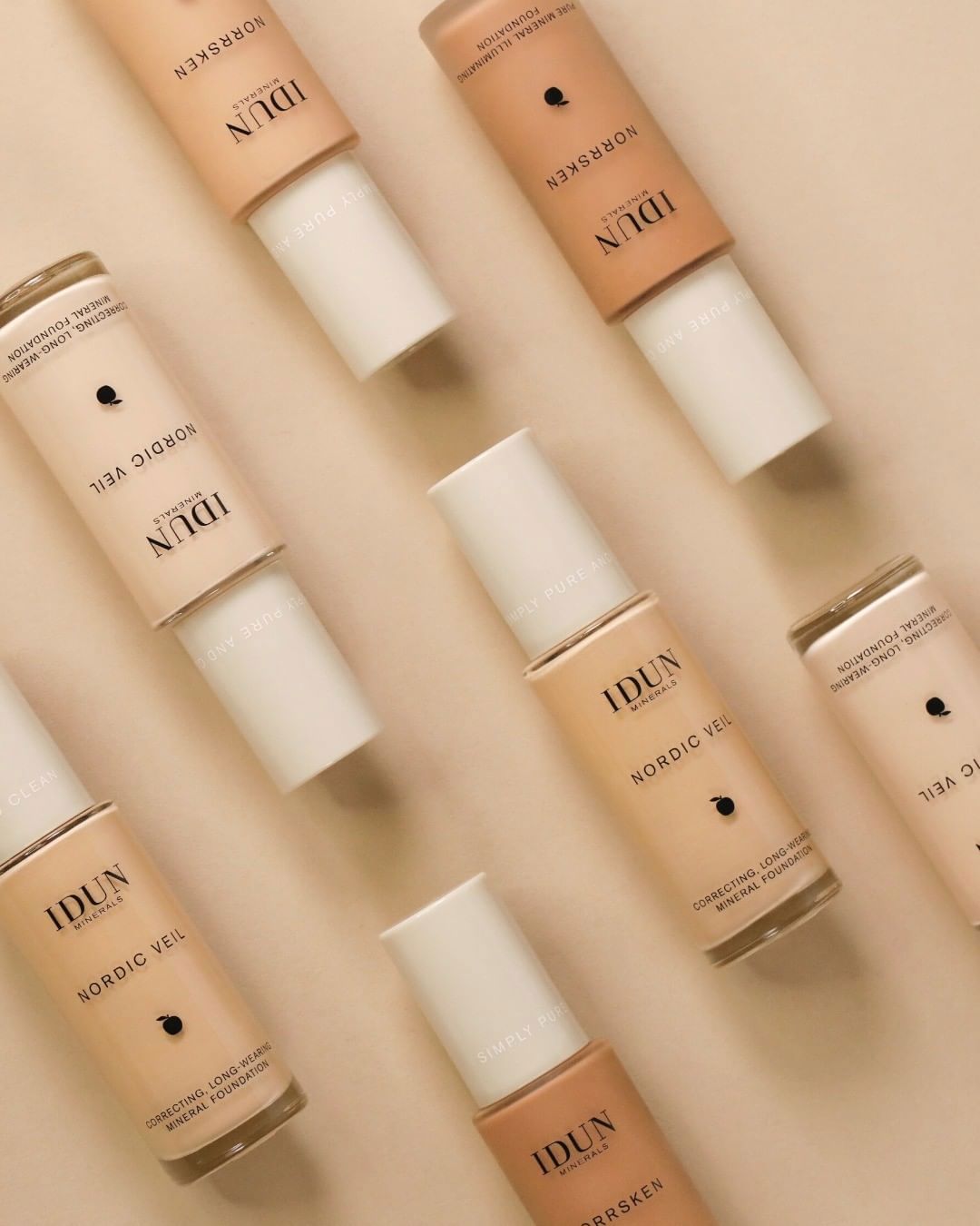 IDUN Minerals Norrsken Pure Mineral Illuminating Foundation, Freja, Lys/medium, 30 ml