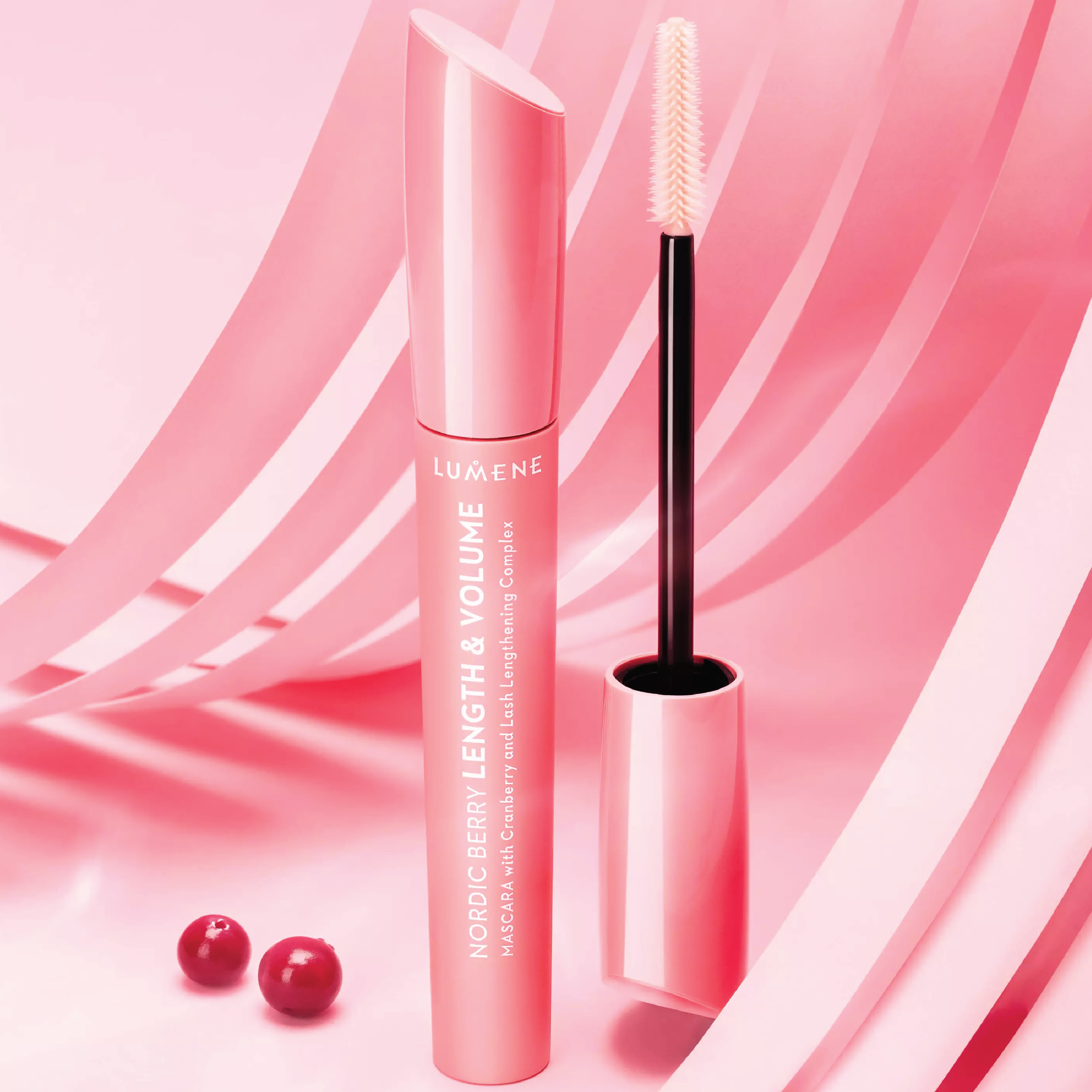 Lumene Nordic Berry Length & Volume Mascara, Black, 8 ml