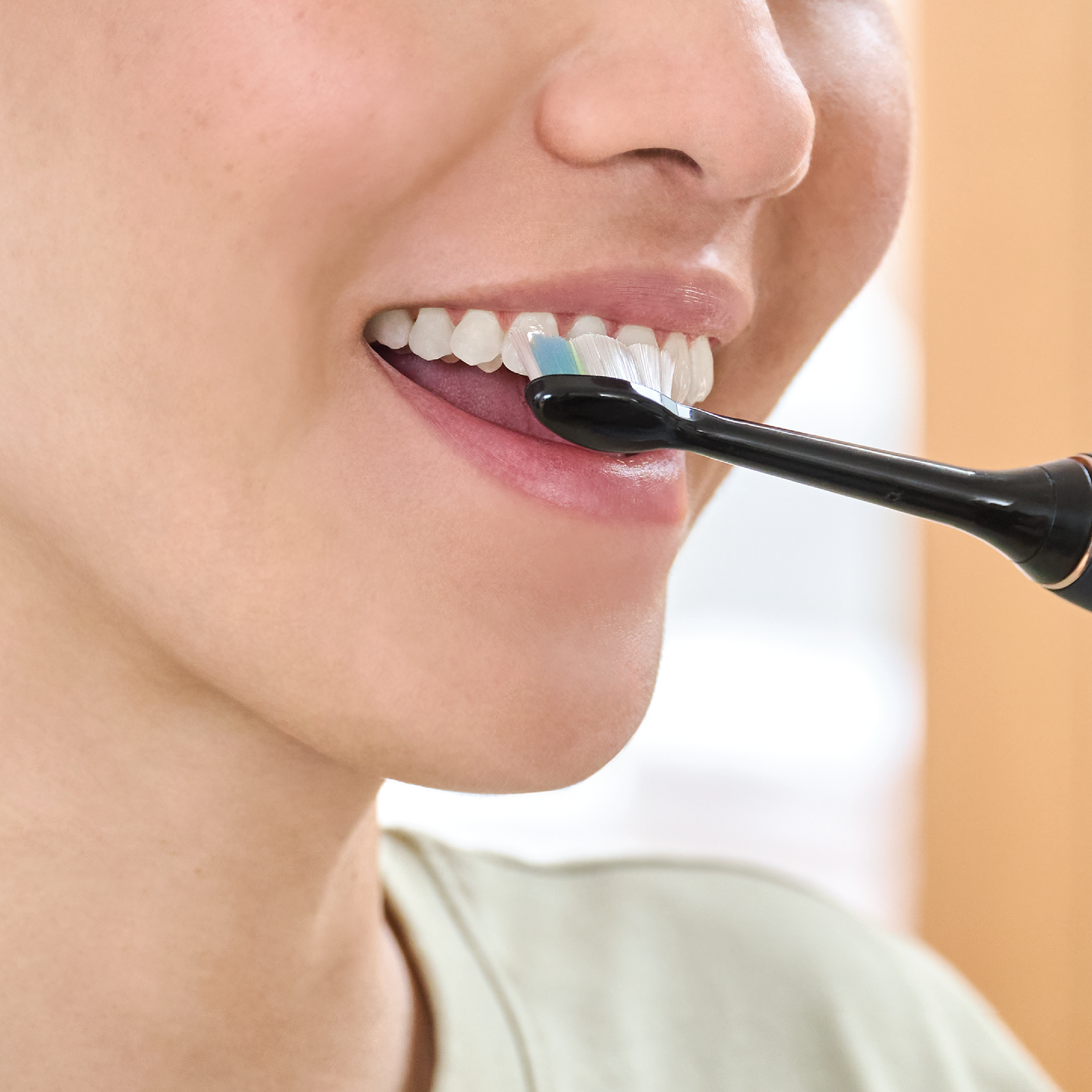 Philips Sonicare Optimal White 2+1 Børstehoder, Svart, 3 stk.