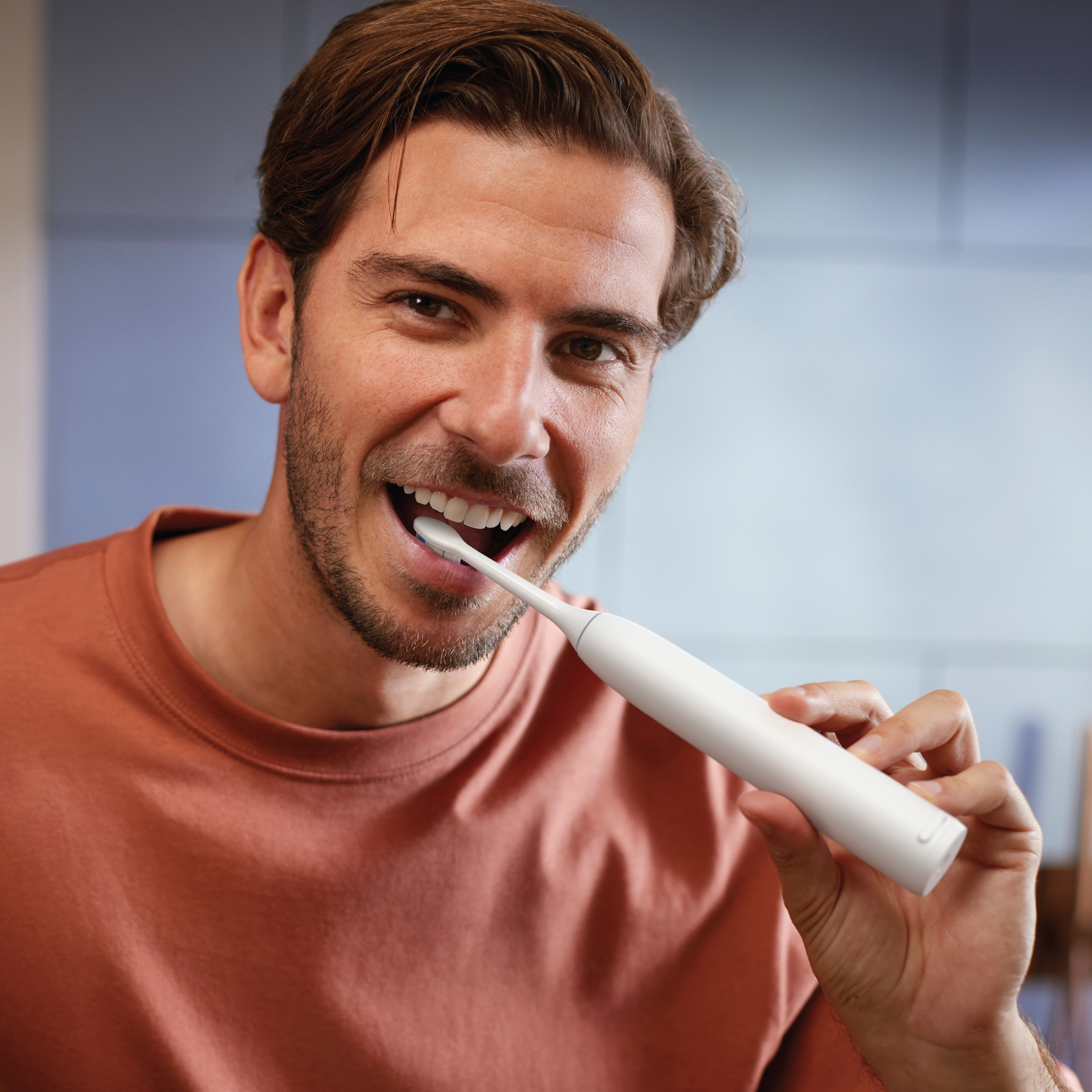 Philips Sonicare Series 5300 Oppladbar elektrisk tannbørste, Hvit, 1 stk.