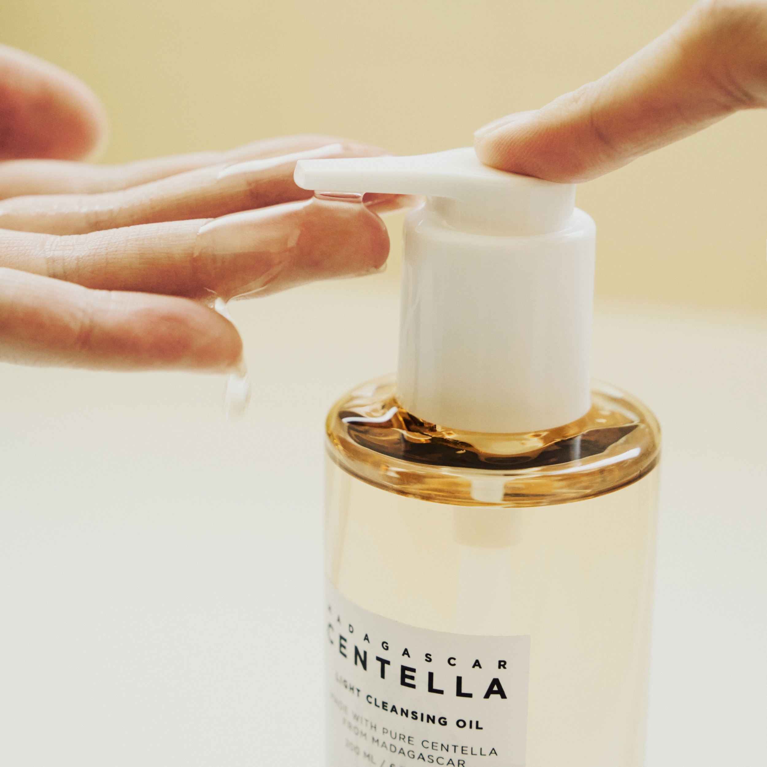 SKIN1004 Madagascar Centella Light Cleansing Oil, 200 ml